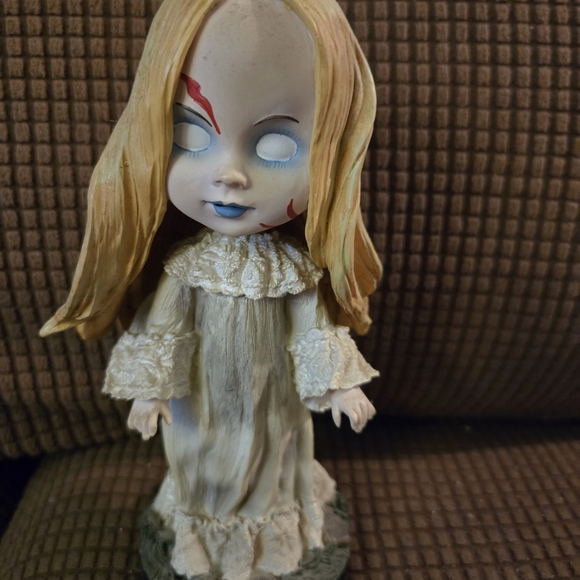 Living Dead Doll Other - Living Dead Doll Posey Bobble Head with Blonde Hair and White Dress